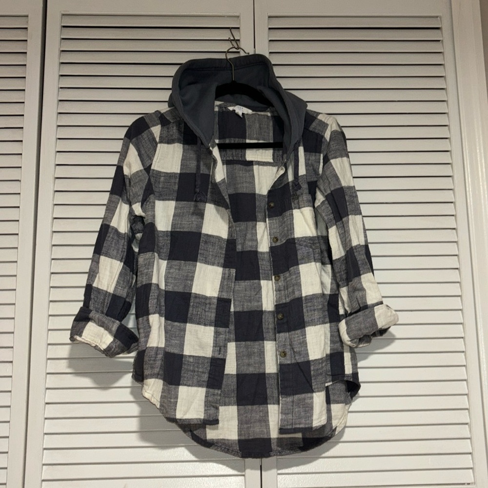 Hooded Flannel Sweater! 💙